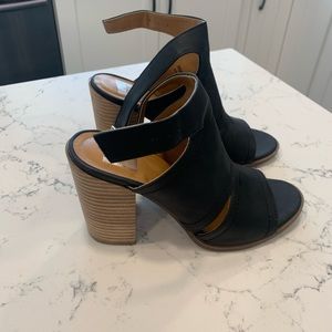Dolce vita sandals